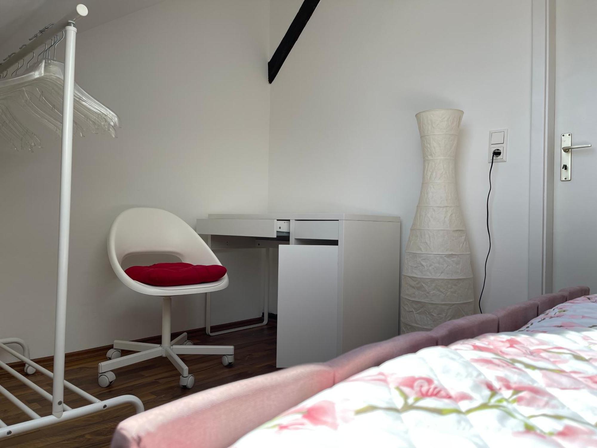 Geraeumige 3-Zimmer-Ferienwohnung Im Herzen Von Cassel Extérieur photo