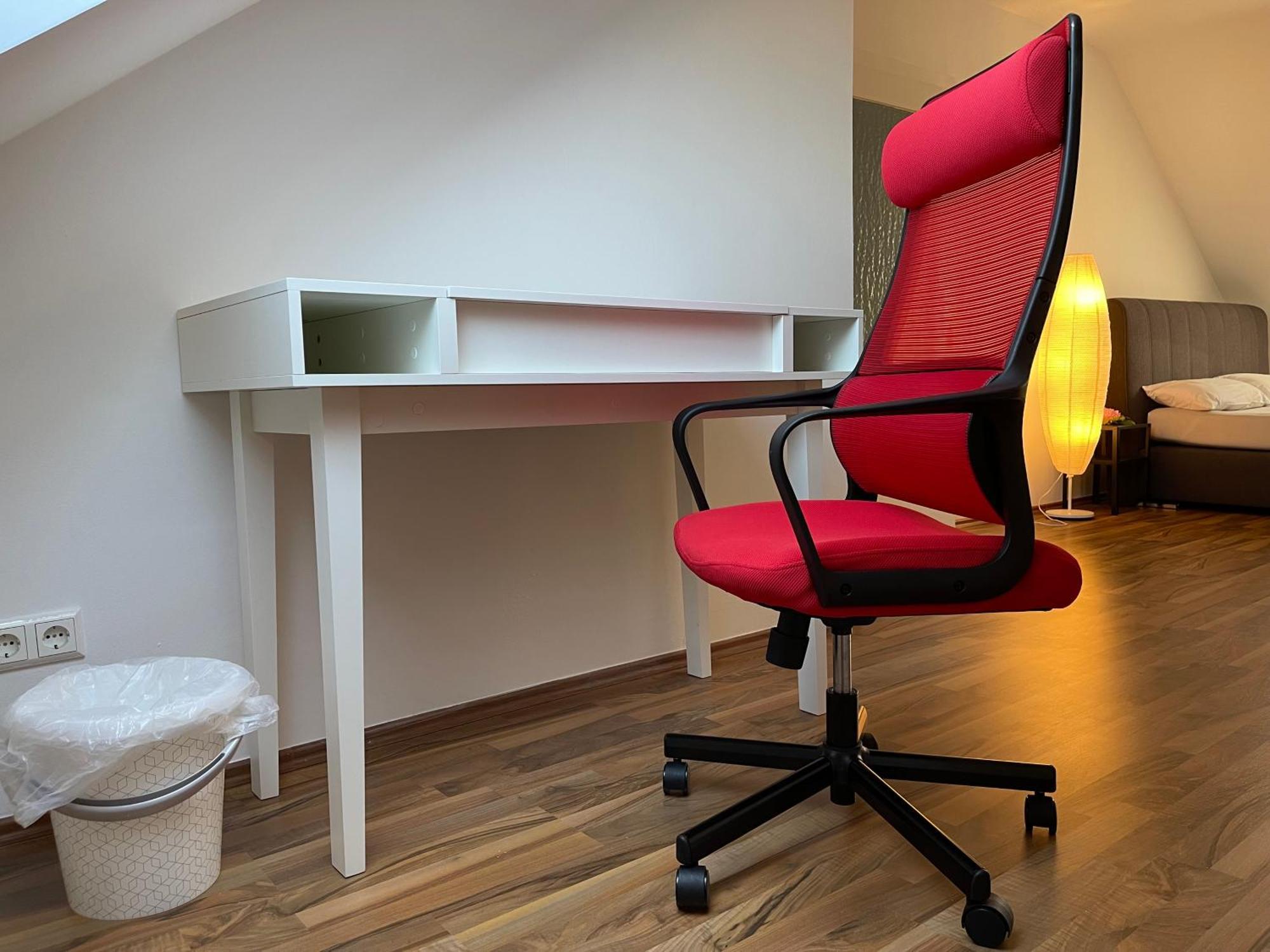Geraeumige 3-Zimmer-Ferienwohnung Im Herzen Von Cassel Extérieur photo
