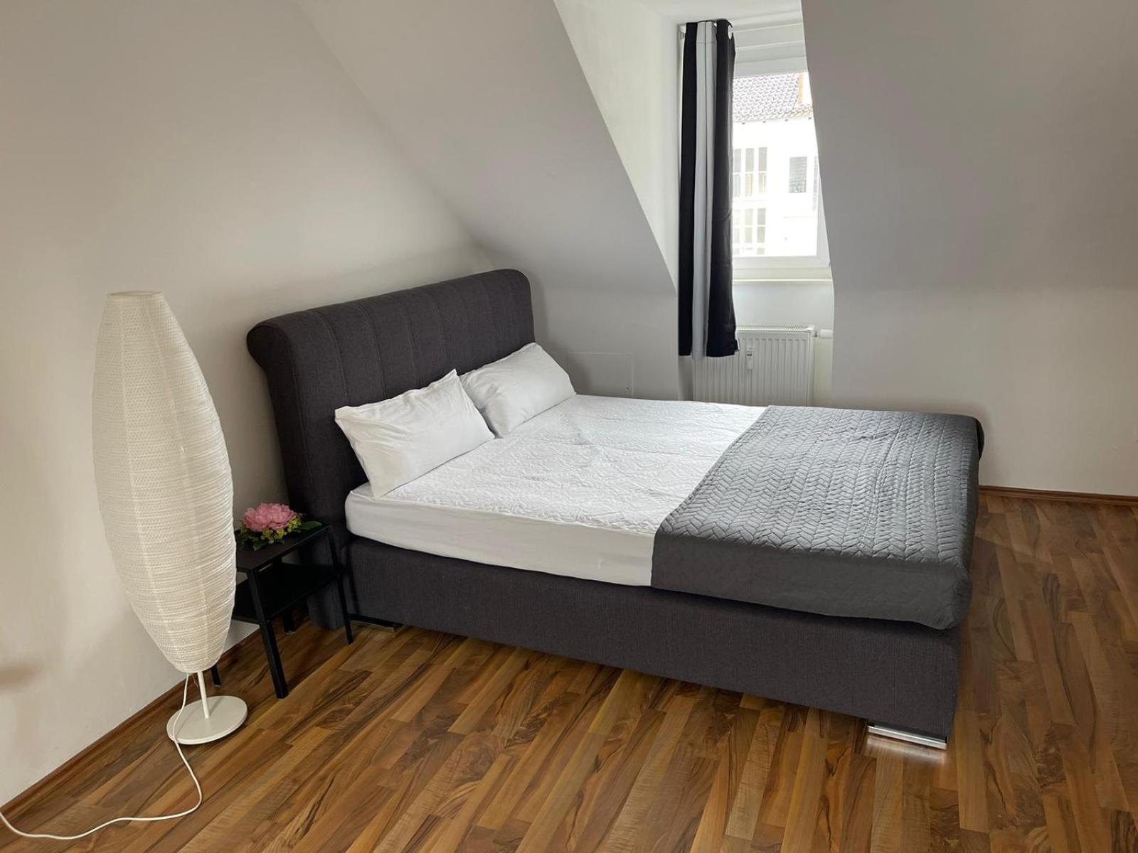 Geraeumige 3-Zimmer-Ferienwohnung Im Herzen Von Cassel Extérieur photo