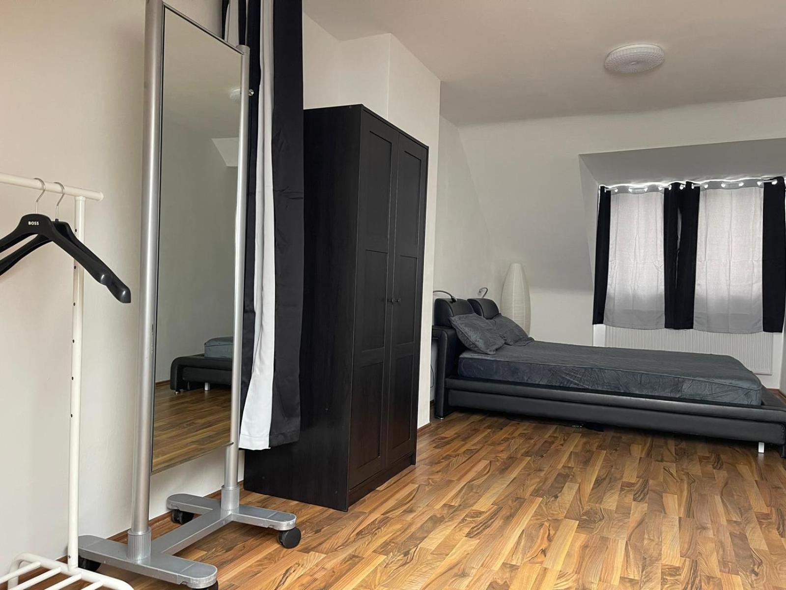 Geraeumige 3-Zimmer-Ferienwohnung Im Herzen Von Cassel Extérieur photo
