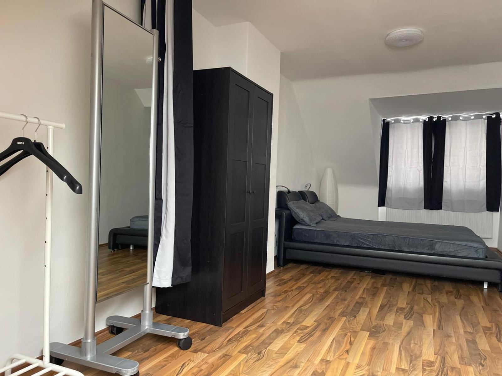 Geraeumige 3-Zimmer-Ferienwohnung Im Herzen Von Cassel Extérieur photo