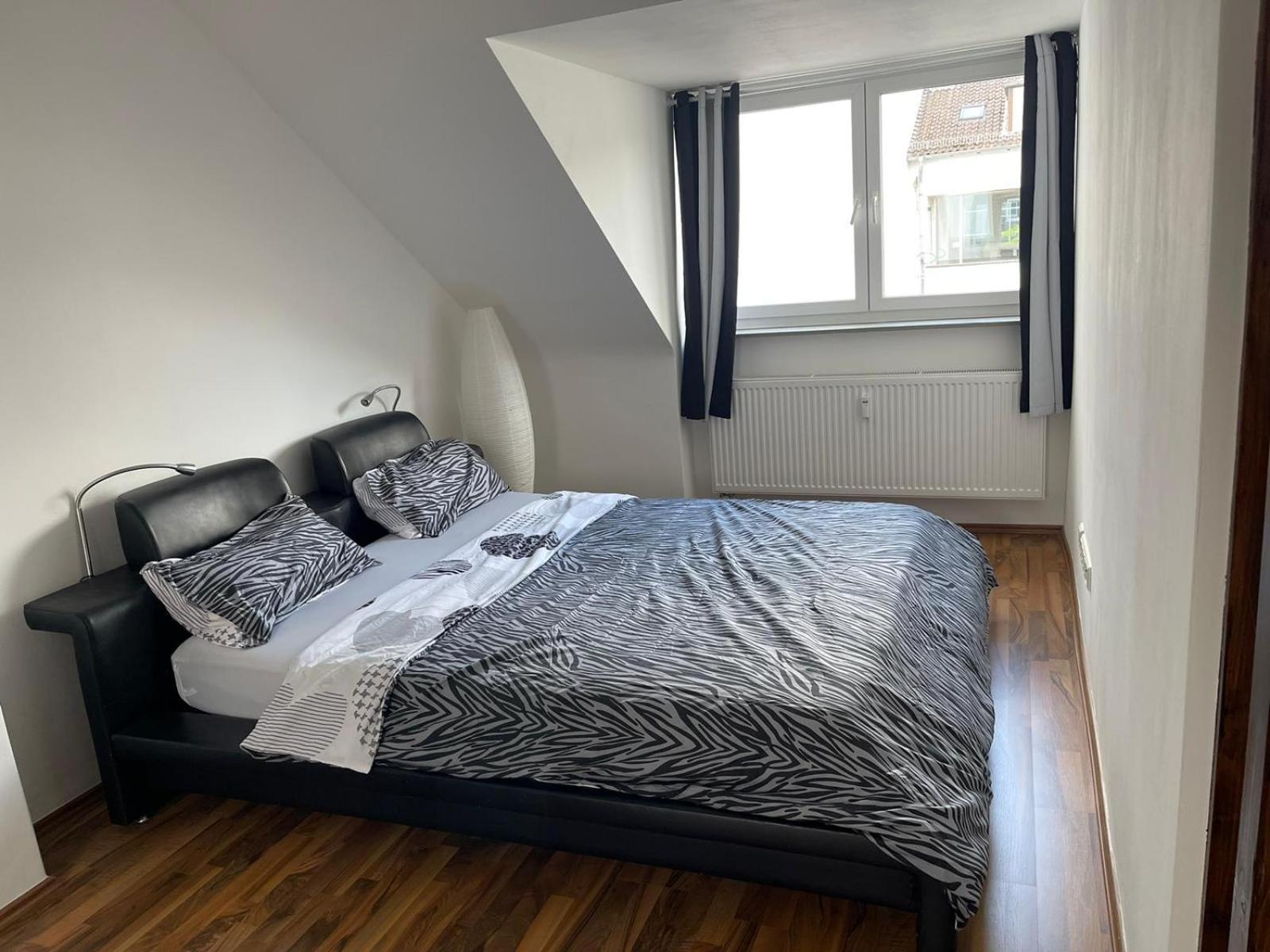 Geraeumige 3-Zimmer-Ferienwohnung Im Herzen Von Cassel Extérieur photo