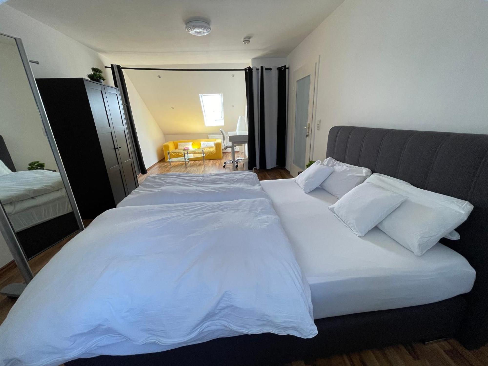 Geraeumige 3-Zimmer-Ferienwohnung Im Herzen Von Cassel Extérieur photo