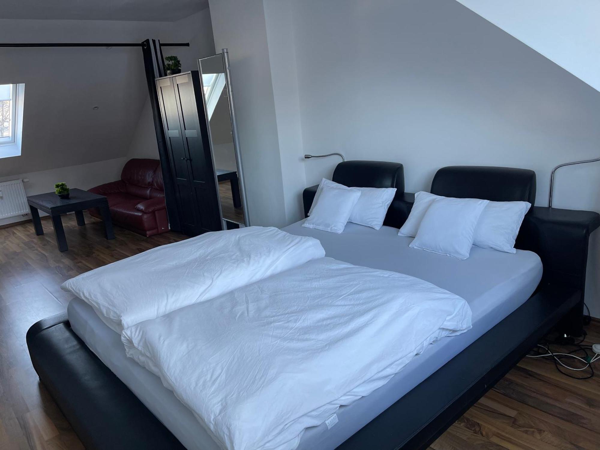 Geraeumige 3-Zimmer-Ferienwohnung Im Herzen Von Cassel Extérieur photo